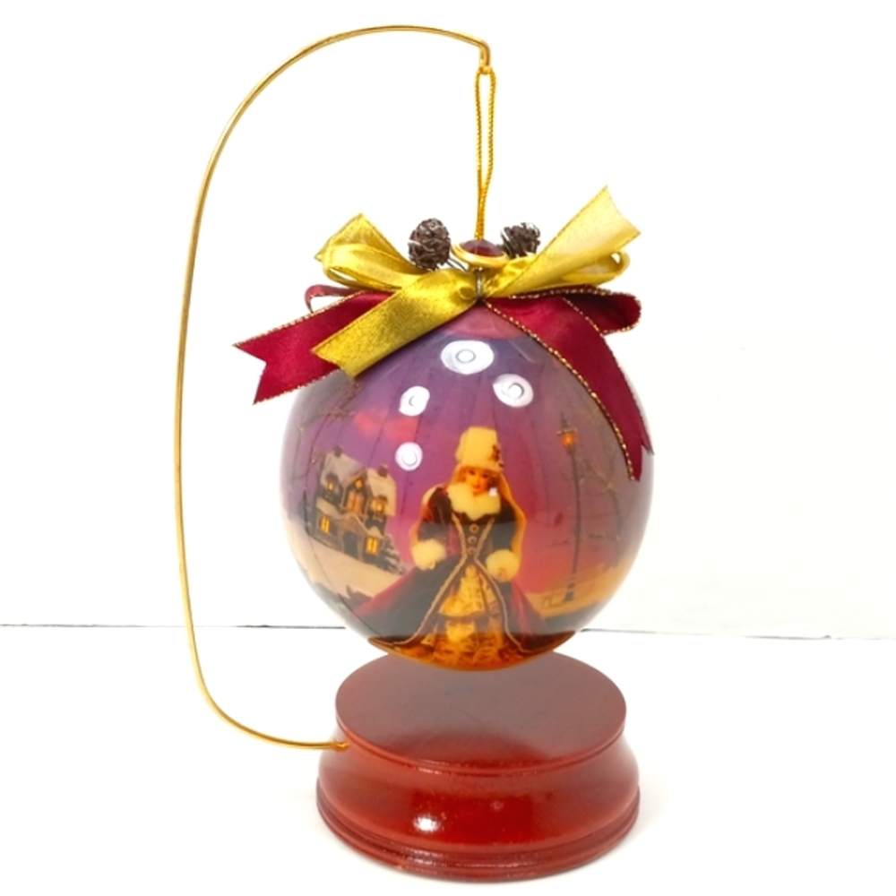 BARBIE 1996 Mattel Decoupage Ornament Gold Metal Wire Hanger Wooden Base EUC